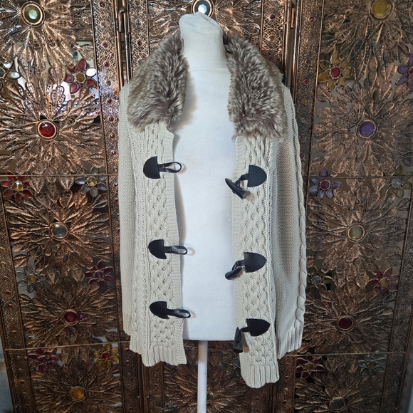Faux Fur Collar Toggle Cable Knit Cardigan Sweater Jacket Womens Cream Tan Small - Picture 6 of 9